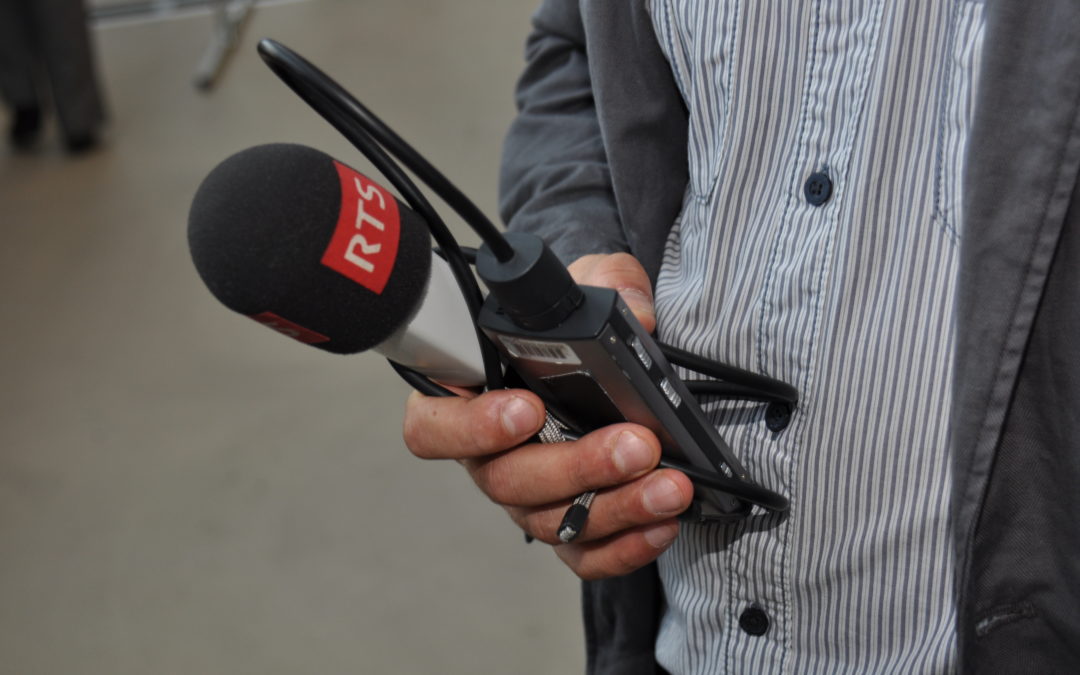 Registre des intérêts des journalistes et argent public : deux poids, deux mesures !