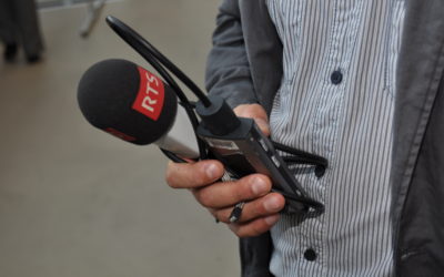 Registre des intérêts des journalistes et argent public : deux poids, deux mesures !